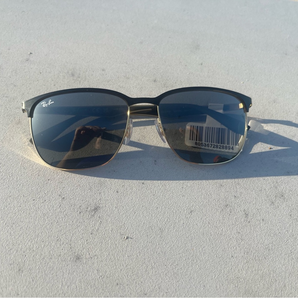 Ray-Ban Classic Black Sunglasses
